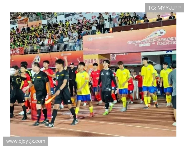 激情燃动绿茵赛场展现拼搏精神凝聚团队力量共谱体育荣耀华章 激情燃动绿茵赛场展现拼搏精神凝聚团队力量共谱体育荣耀华章