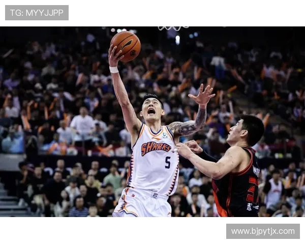 上海与广东篮球对决现场直播全程回顾精彩瞬间与赛场分析